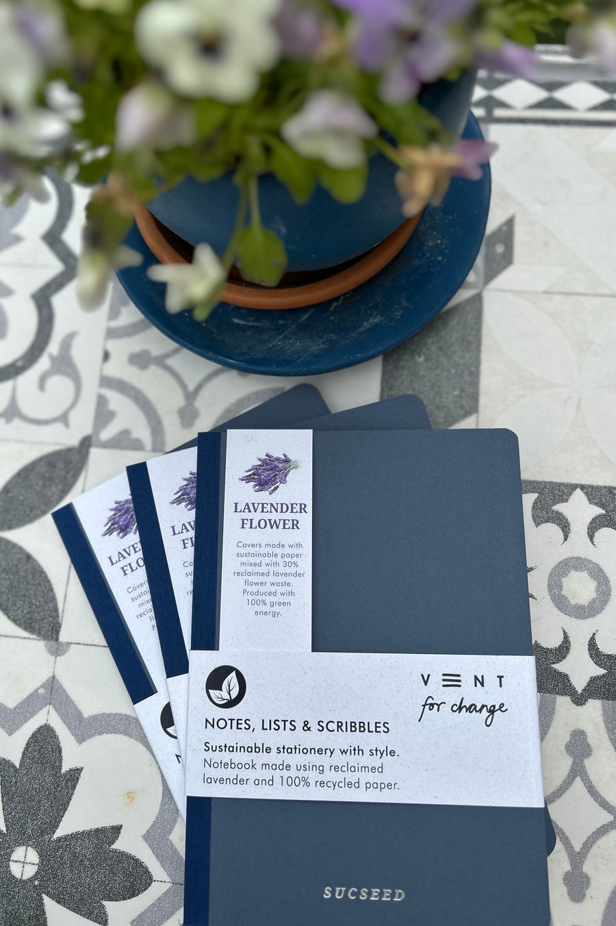 Reclaimed kiwi, coffee beans, cherry or lavender (15cm x 21cm) notebooks with 100% recycled paper- Winner Gift of the Year 2022